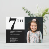Elégante invitation 7ème anniversaire Girl Chic Ph (Debout devant)