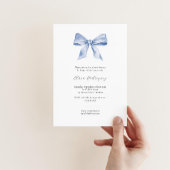 Elégante invitation baby shower avec ruban bleu