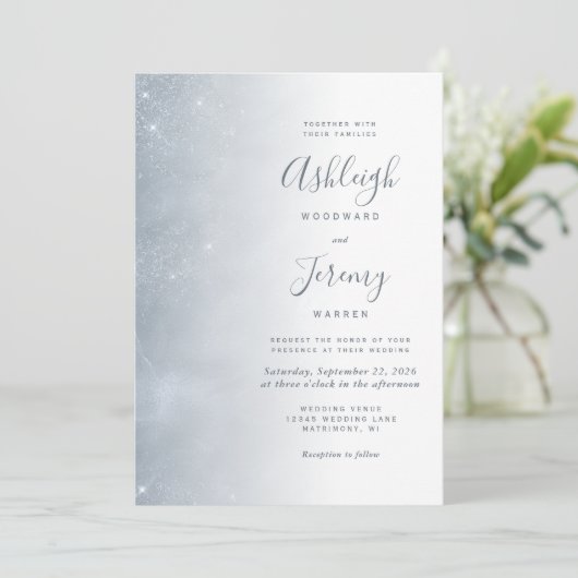 Élégante invitation de mariage poussiéreuse bleue (Debout devant)