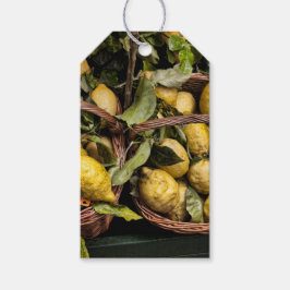 Elegante Italiaanse citroenen in een mandje Cadeaulabel