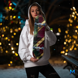 Elegante Kerst-Tartan in Goud en Burgundyrood Skateboard
