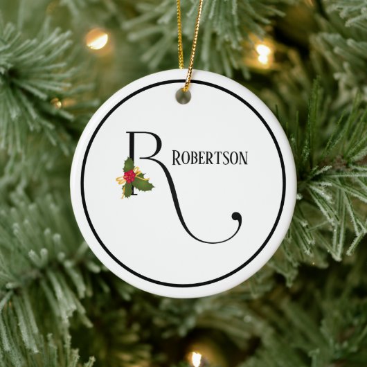Elegante Kerstmis Hulst Monogram Letter R Keramisch Ornament (Boom)