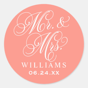 Elegante Koraal Mr en Mrs Script Monogram Ronde Sticker