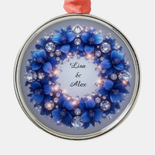 Elegante krans versierd met blauwe bloemen metalen ornament