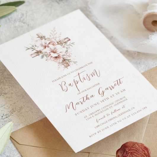 Elegante Kruis en Roze Bloemen Meisje Doop Kaart