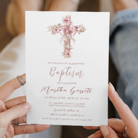 Elegante Kruis en Roze Bloemen Meisje Doop Kaart