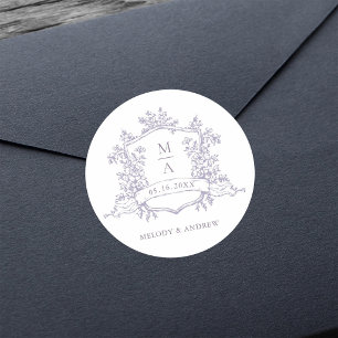 Elegante lavendel bloemenkroon monogrammen trouwda ronde sticker