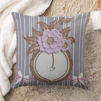 Elegante lavendel bloemslace en strepen kussen