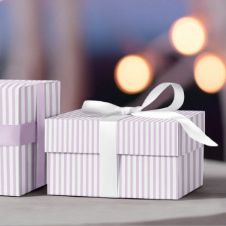 Elegante lavendel en witte dunne strepen cadeaupapier
