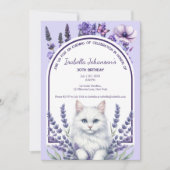 Elegante Lavendel en Witte Kat Verjaardag Kaart (Voorkant)
