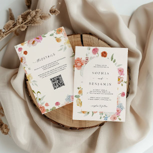Elegante Lente Bloemen QR Code Trouwboog Kaart