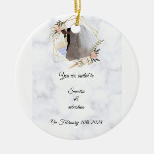 Elegante marmeren gouden bloemen bruiloft uitnodig keramisch ornament