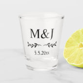 Elegante minimale botanische bruiloft monogram shot glas (Voorkant)