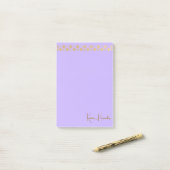 Elegante minimalistische gouden accentlavendel post-it® notes (Op bureau)
