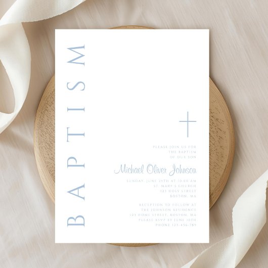 Elegante moderne blauwe script kruis jongensdoop kaart