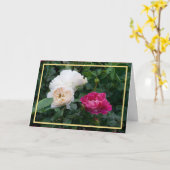 Elegante moderne crèmekleurige rozen met roze stre kaart (Gele Bloem)