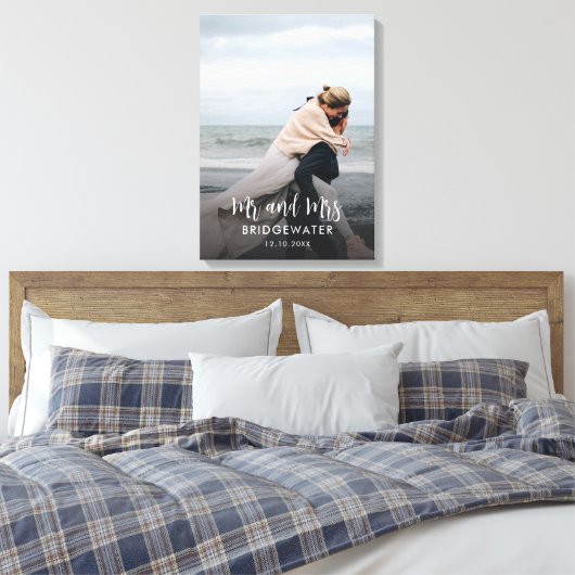 Elegante moderne Mr en Mrs Monogram Foto Bruiloft Canvas Afdruk (Insitu (Slaapkamer))
