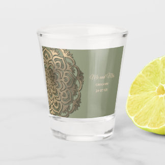 Elegante moderne salie groene gouden mandala etnis shot glas