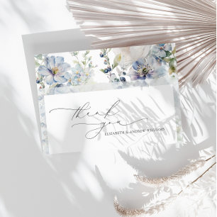 Elegante moderne stoffige blauwe bloemen bruiloft bedankkaart