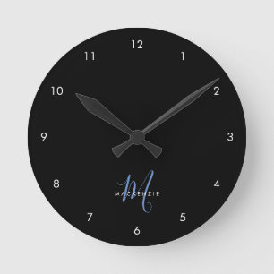 Elegante Moderne Zwarte Blauwe Script Monogram Ronde Klok