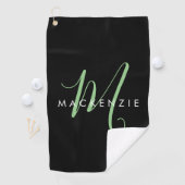 Elegante Moderne Zwarte Groene Script Monogram Golfhanddoek (Insitu)