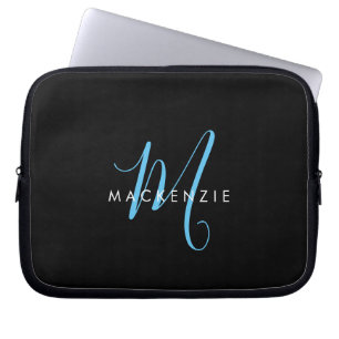 Elegante Moderne Zwarte Hemelblauwe Script Monogra Laptop Sleeve