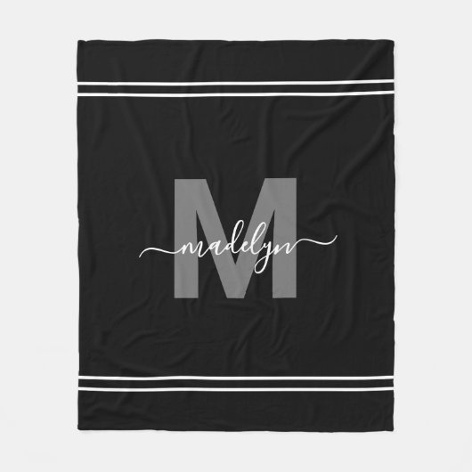 Elegante Moderne Zwarte Witte Script Naam Monogram Fleece Deken (Voorkant)