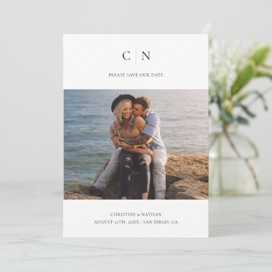 Elegante Monogram Foto QR Code Save The Date (Staand voorkant)