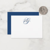 Elegante Navy Blue Calligraphy Split Monogram Notitiekaartje (Voorkant / Achterkant in situ)