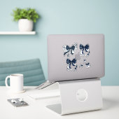 Elegante Navy Blue Coquette Bows Sticker (Laptop op bureau)