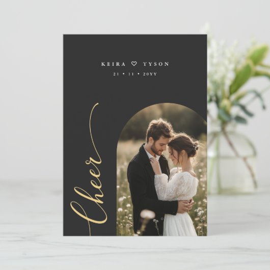Elégante nouvelle mariée Cheer Script photo carte  (Debout devant)