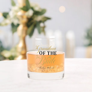 Elegante oma van de bruidegom voeg naam toe whisky glas