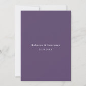Elegante paarse violette bloemen trouwuitnodiging kaart (Achterkant)