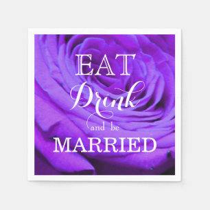 Elegante paarse violette rozen eten drinken getrou servet