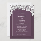 Elegante Paarse & Witte Bloemen Huwelijksuitnodigi Kaart (Voorkant)