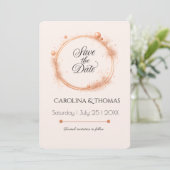 Elegante Peach Sparkle Wedding Script Kalligrafie Save The Date (Staand voorkant)