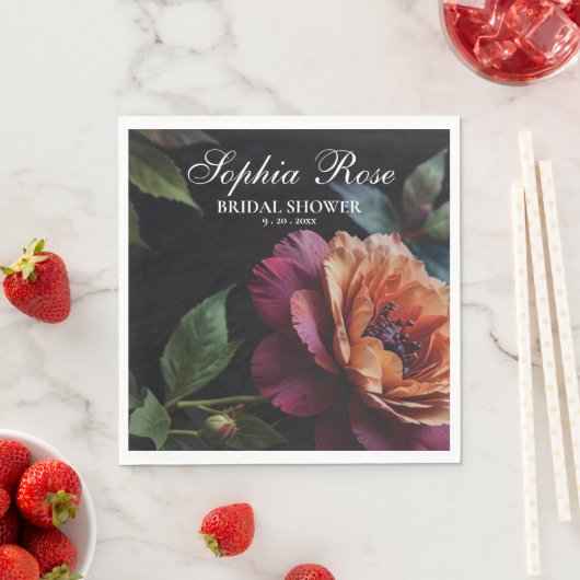 Elegante  perzikkleurige rode bloemige moody boho servet (Insitu)