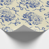 Elegante Preppy Blue Toile Hydrangea Bow Pattern Cadeaupapier (Hoek)