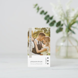 Elegante profielfoto Sage Green Fotograaf Visitekaartje