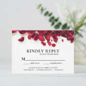 Elegante rode rozen bruiloft maaltijd keuze RSVP kaartje (Staand voorkant)