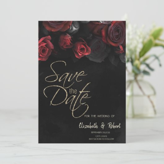 Elegante rode rozen Gotisch Save the Date Kaart (Staand voorkant)