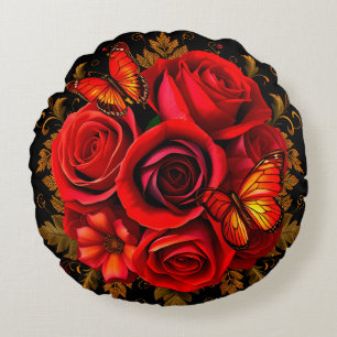 Elegante rode rozen met vlinders rond kussen