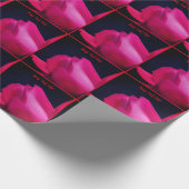 Elegante rode rozenbloem gepersonaliseerd cadeaupapier (Hoek)