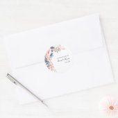 Elegante Roze Bloemrijke Script Bruidsdouche Ronde Sticker (Envelop)