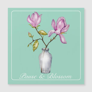 Elegante Roze Magnolia Aquarel in Glazen Vaas