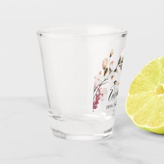 Elegante Roze Roze Bloemachtige Bruidsfeest Shot Glas (Links)