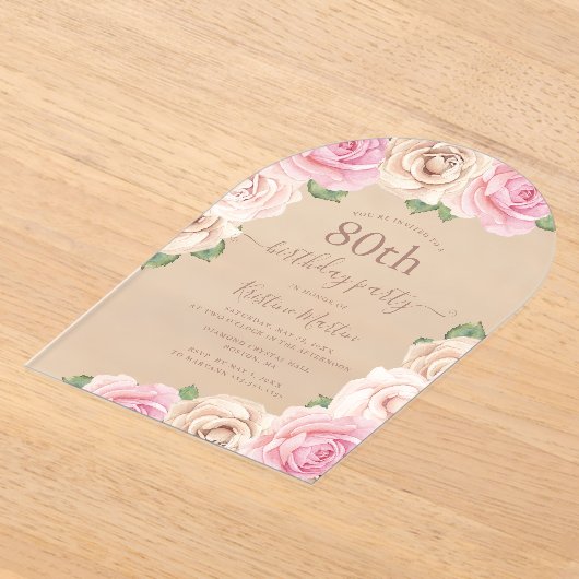 Elegante Roze Roze Bloemboog 80ste Verjaardagsfees Acryl Uitnodigingen (Laagn)