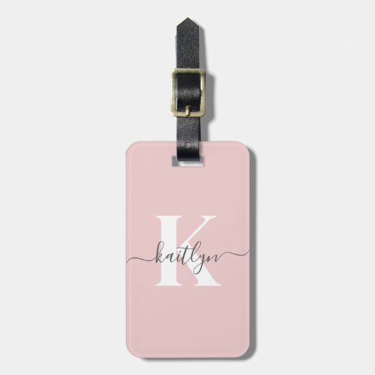 Elegante Roze Roze Grijs Script Monogram Bagagelabel (Voorkant verticaal)