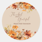 Elegante rustieke bloemen dankbaar en dankbaar ronde sticker (Voorkant)
