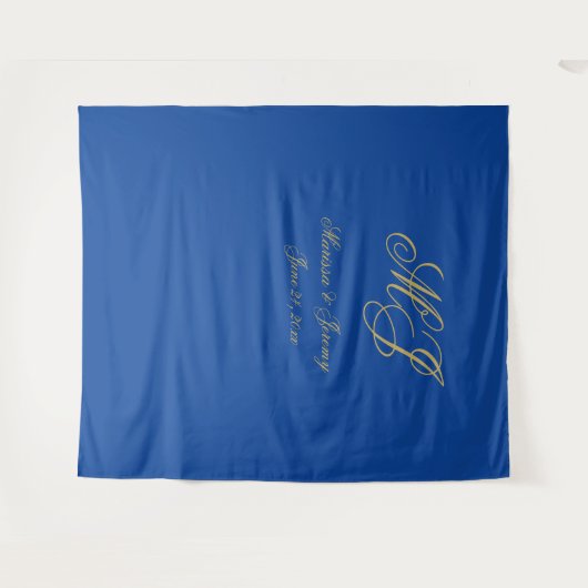 Elegante Saffier Blauw Goud Script Monogram bruilo Wandkleed (Voorkant (horizontaal))
